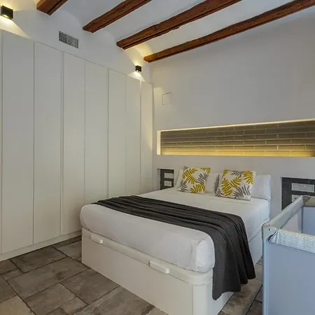 Florit Flats - Center Modern 1br 2bth Terrace Wi-fi Ac Apartment *