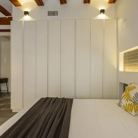 Apartment Florit Flats - Center Modern 1br 2bth Terrace Wi-fi Ac *