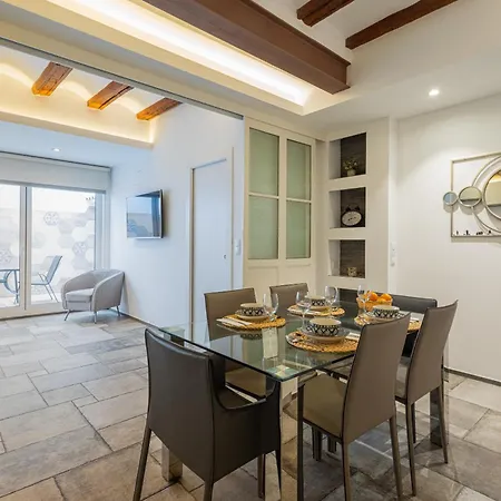 Florit Flats - Center Modern 1br 2bth Terrace Wi-fi Ac Apartment *