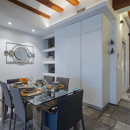 Apartment Florit Flats - Center Modern 1br 2bth Terrace Wi-fi Ac